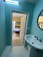 The Waterfront Inn - Hostel