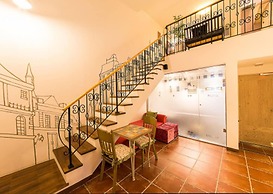 Belita N Goodtime Drive-in Motel