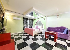 Belita N Goodtime Drive-in Motel