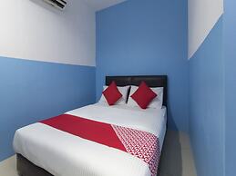 OYO 44072 Mines Cempaka Hotel