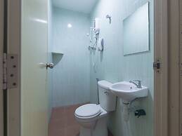 OYO 44072 Mines Cempaka Hotel