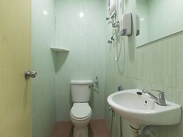 OYO 44072 Mines Cempaka Hotel