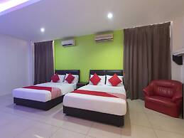 OYO 44072 Mines Cempaka Hotel