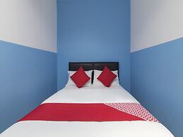 OYO 44072 Mines Cempaka Hotel