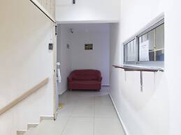 OYO 44072 Mines Cempaka Hotel