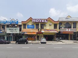 OYO 44072 Mines Cempaka Hotel