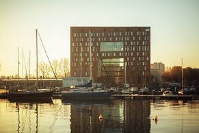 Holiday Inn - the niu, Fender Amsterdam by IHG