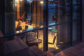 Holiday Inn - the niu, Fender Amsterdam by IHG