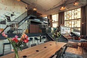 Holiday Inn - the niu, Fender Amsterdam by IHG