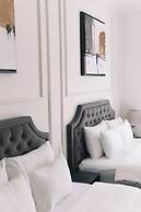 N Queen Apartment Hotel