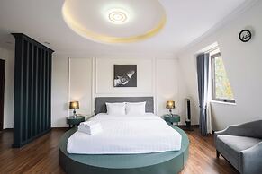 N Queen Apartment Hotel