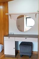 N Queen Apartment Hotel