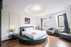 N Queen Apartment Hotel