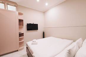 N Queen Apartment Hotel