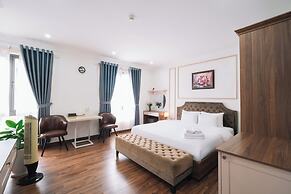 N Queen Apartment Hotel