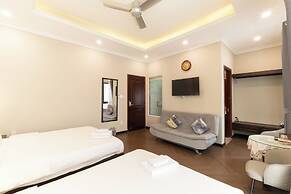 N Queen Apartment Hotel