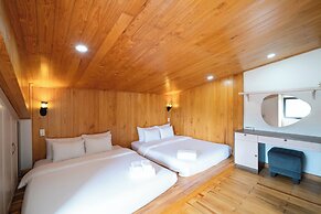 N Queen Apartment Hotel