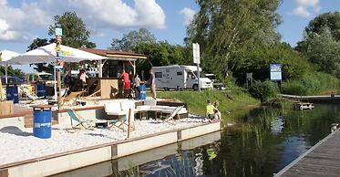 Kuhnle-Tours Hafendorf Müritz Apartments