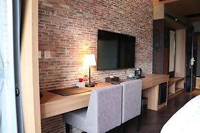 CHECK inn Phnom Penh BKK 1