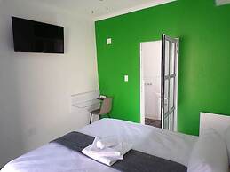 Joy Guesthouse-Seapoint - Adults Only
