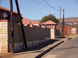 Joy Guesthouse Mabote