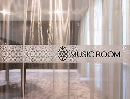 Luxury 1 Bedroom 1 Study With 1 Parking