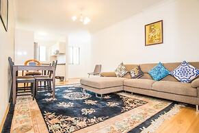 Spacious & Cozy Apartment In Heart Of Redfern