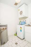 Spacious & Cozy Apartment In Heart Of Redfern