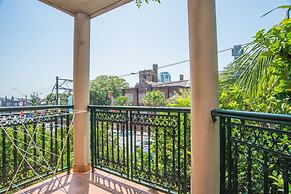 Spacious & Cozy Apartment In Heart Of Redfern