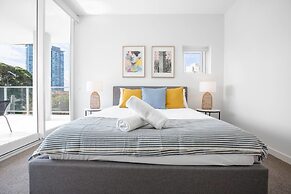 Wow Southport Apartment Near Light Rail Station