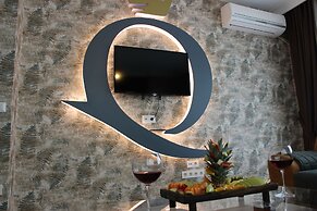 Quars Suite