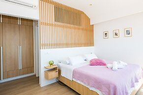 Villa Art Gallery - Six Bedroom Villa with Terrace and Swimming Pool