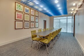 Holiday Inn Express & Suites Union City by IHG