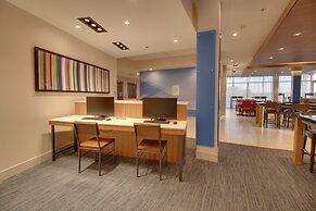 Holiday Inn Express & Suites Union City by IHG