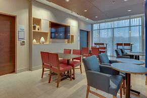 Holiday Inn Express & Suites Union City by IHG