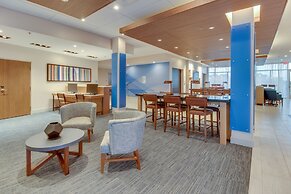 Holiday Inn Express & Suites Union City by IHG