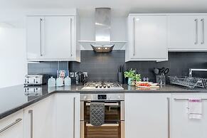 Spacious Apartment In The Heart Of Windsor