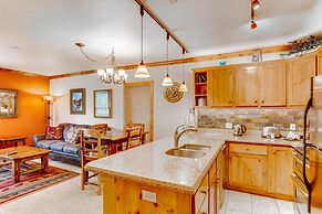 Updated 1br Premier  At Black Bear Lodge- Kids Ski Free 1 Bedroom Cond