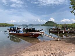 Koh Jum Delight Beach