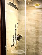 Kiwi Hotel & Apartments