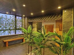 Kiwi Hotel & Apartments
