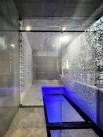 Kiwi Hotel & Apartments