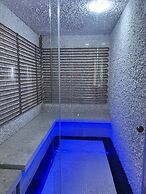 Kiwi Hotel & Apartments