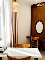 Kiwi Hotel & Apartments