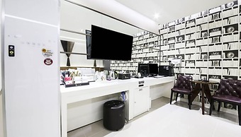 Hanam 1st Business Hotel