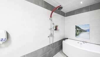 Hanam 1st Business Hotel