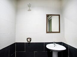 Super OYO 1219 Hotel Bbk