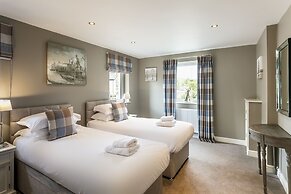 The Townhouses @ Carus Green