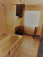 Fountain Baths Guest Cottages