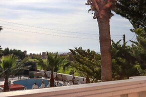 2 Bedroom House near Tombs of the Kings